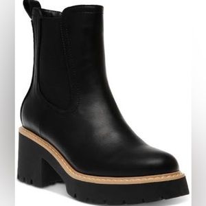 DV by Dolce Vita Women's Tobias Lug Sole Platform Chelsea Booties Size 7